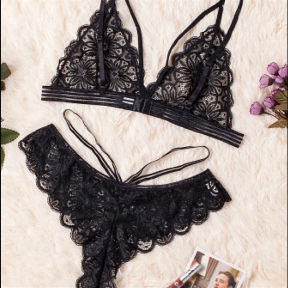 Sexy Black Lace Bra Thong Lingerie
